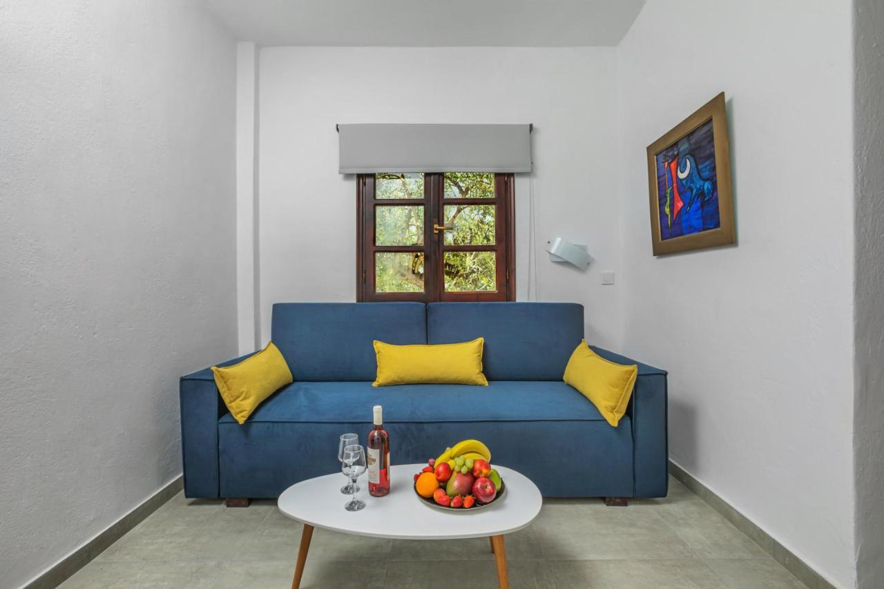 Eleon Suites Afytos Exteriör bild