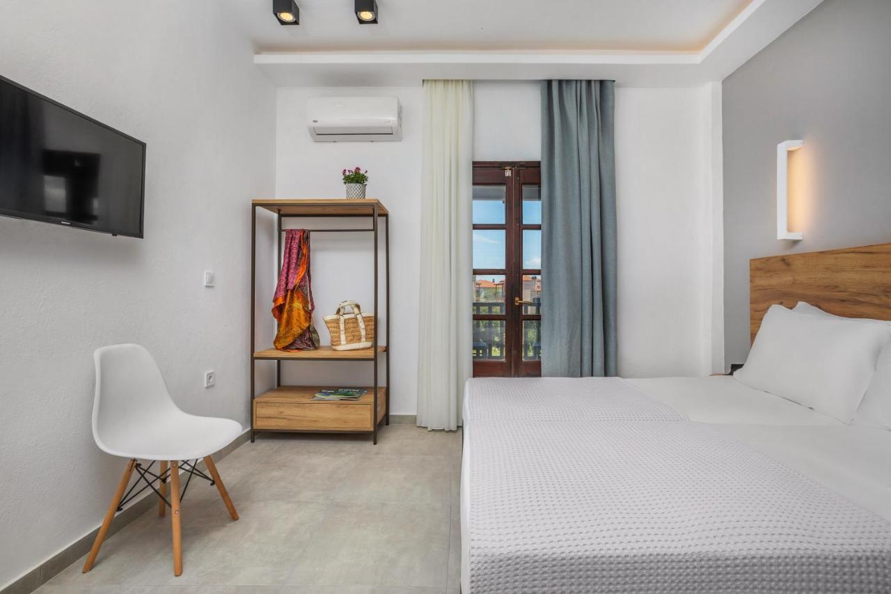 Eleon Suites Afytos Exteriör bild