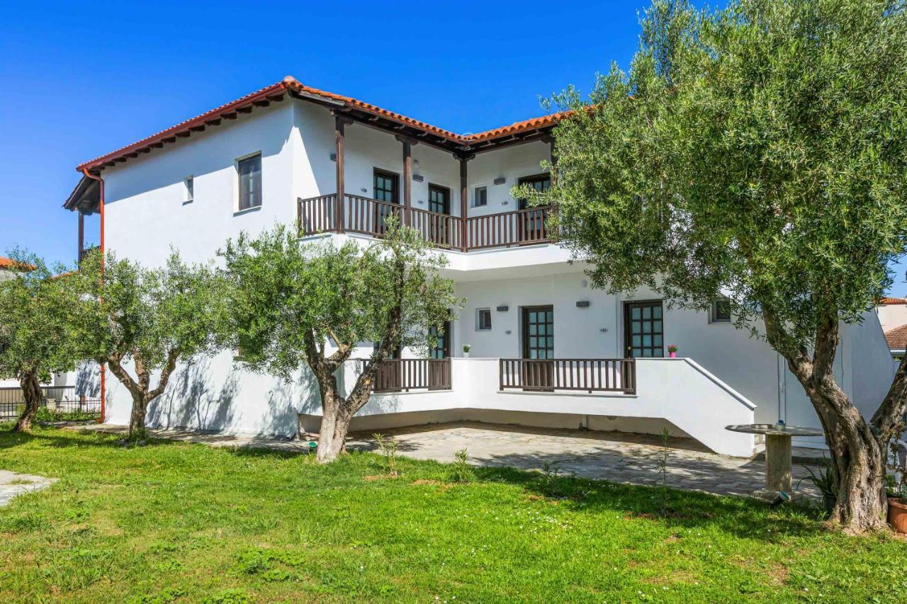Eleon Suites Afytos Exteriör bild