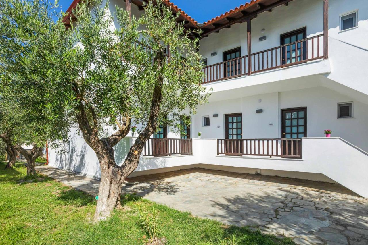 Eleon Suites Afytos Exteriör bild