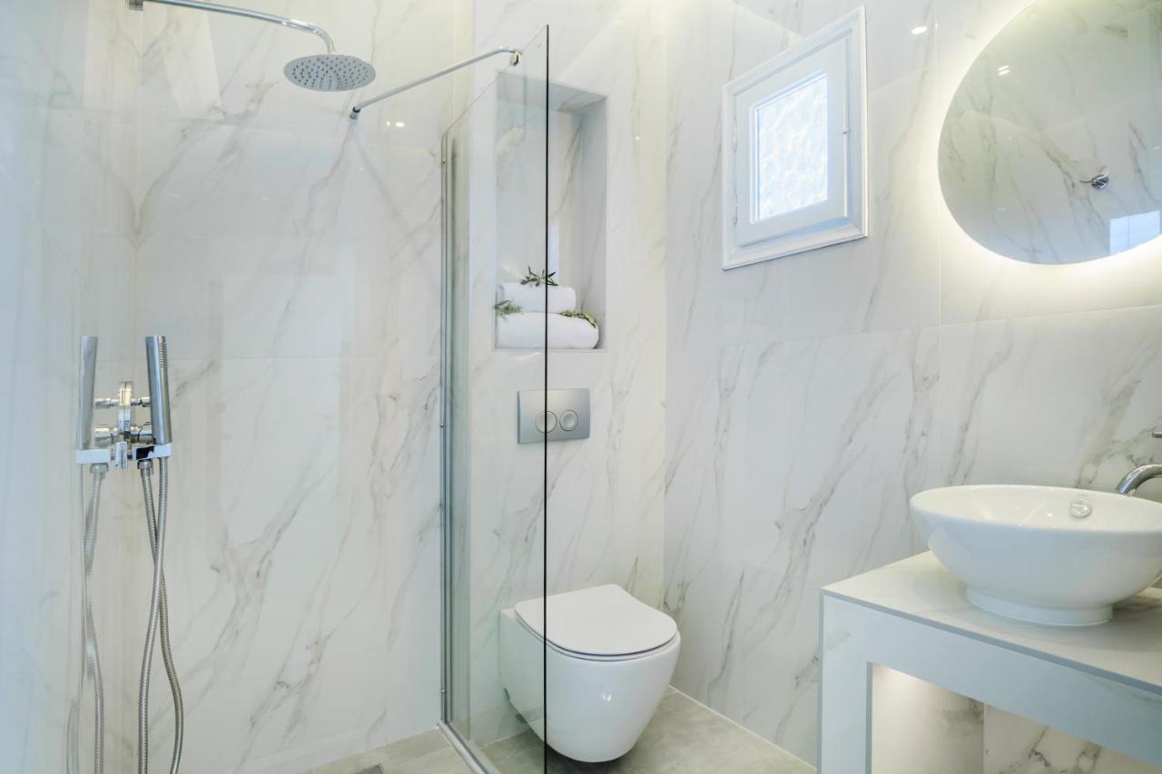 Eleon Suites Afytos Exteriör bild